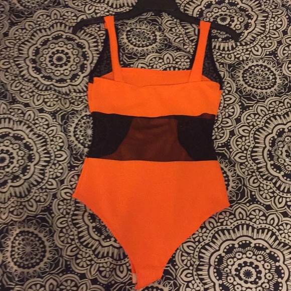 Onesie/Never worn - Picture 2 of 5